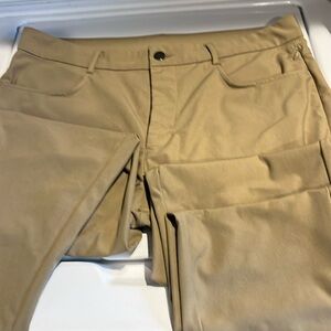 Old Navy Men’s Tech Hybrid Pant